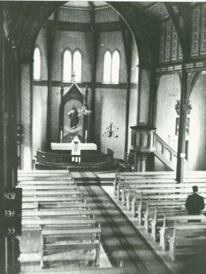 Tomme-benkerader Sæbø kyrkje.jpg