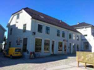 Torget 2 (Larvik).jpg