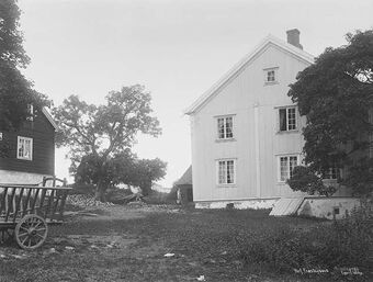 Toten prestegard.jpg