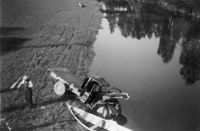 Trafikkulykke i mai 1950 - «Fiske-Hansens» lastebil havnet i Loeselva.