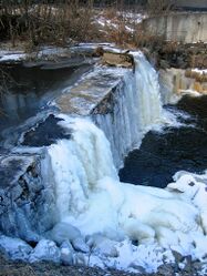 Trevarndemningen i vinterskrud.