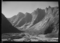 185. Trolltindene - no-nb digifoto 20151105 00004 NB MIT FNR 06418A.jpg