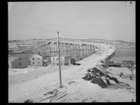 Tromsøbrua i 1960. Foto: LS/Nasjonalbiblioteket