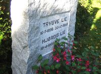 FNs første generalsekretær Trygve Lie er gravlagt på Grorud kirkegård. Han vokste opp i området. Foto: Stig Rune Pedersen