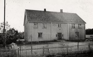 Tveter, Østfold - Riksantikvaren-T025 01 0038.jpg