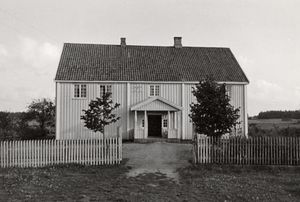 Tveter, Østfold - Riksantikvaren-T025 01 0056.jpg