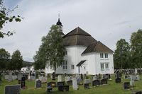 Kirken sett fra sør. Foto: Chris Nyborg (2014).