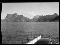 232. Tysfjord, Skrovkjosen - no-nb digifoto 20150212 00128 NB MIT FNR 13399.jpg