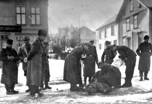 Tysk soldat skutt på Raufoss torv 27. mars 1944.jpg