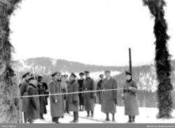 Tyskere ved åpningsseremoni Elsfjord. General Nikolaus von Falkenhorst og overingeniør Vik deltar.