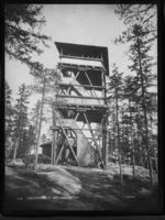 Et av utsiktstårnene fra 1889. Foto: Marthinius Skøien.