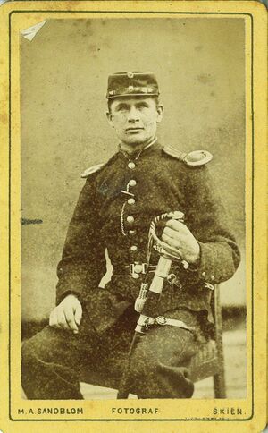 Ukjent militær (MA Sandblom, Skien).jpg