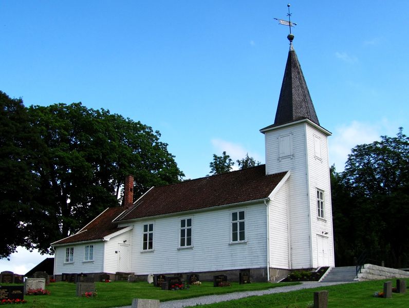 Fil:Ullerøy kirke (Sarpsborg) 06 Wcra.JPG