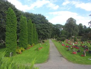 Ullern kirkegård Oslo august 2012.jpg