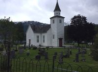 15. Ulvik kirke juli 2015.jpg