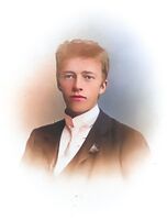 Bilde av en ung O.W.G. Bilde er tatt hos Inger Barth, Hamar. (Ikke originalt med farge).