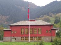 Ungdomshuset i Mjeldalen, bygd i 1934. Gjengitt med løyve frå, Mjeldalen UL