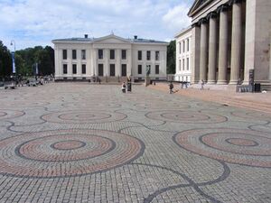 Universitetsplassen Oslo 2013.jpg