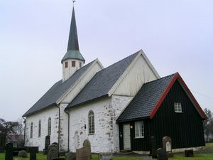 Våler kirke (Østfold) nordøst.jpg