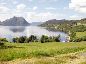 Vaksvik-Storfjorden1-Norway-HH.jpg