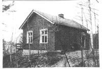 Valebjørg skulehus er bygd 1867. Nedlagd som skule 1947 og er i 2011 privat hytte.