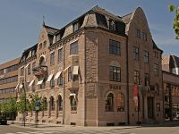 Vangs sparebank i Torggata 12, oppført 1913-1918. Ark.: Carl Michalsen Foto: Jensens (2008).