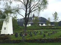 280. Vassenden kyrkje 2015.JPG