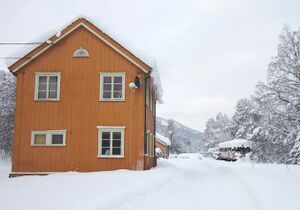 Veggli stasjon Numedalsbanen 2012.JPG