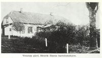 Garden Venstøp, Henrik Ibsens barndomshjem. Foto: Det Norske næringsliv. 4 : Telemark fylkesleksikon. Utg. 1949.