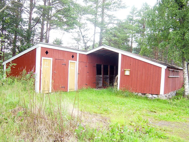 Fil:Veoy-church-stable-Molde-No.jpg