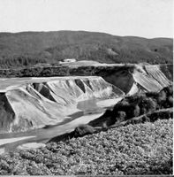 47. Verdalselva graver fremdeles (1957).jpg