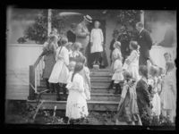 Vektkontroll ca. 1920. Legen er trolig Cato Aall. Foto: Narve Skarpmoen.