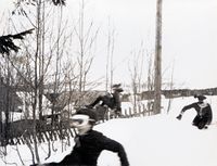 Aking på akebrett i Postmannsfaret (Værheimsbakken) tidlig på 1970-tallet.