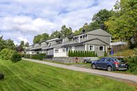 Rekkehus i Dueveien. Foto: Leif-Harald Ruud (2025).