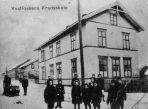 Vestfossen Kretsskole (oeb-179452).jpg