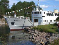 Menigheten eide i årene 1997 til 2007 MS «Vestgar», som under navnet «Fredsbudet» seilte som kirkeskip langs hele kysten. Foto: Norsk Forening for Fartøyvern