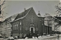 Oslo Vestre Frikirke, Pilestredet 69 (1920), s.m. Lorentz Harboe Ree. Foto: Arne Gunnarsjaa/Oslo Museum (1982-1983).