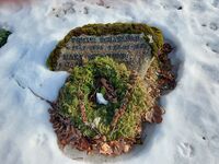 Arkitekt Victor Schaulund og hustrus gravminne på Asker kirkegård. Foto: Pål Giørtz (2022).