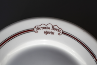 Tallerken fra Victoria Hotel. Foto: Mjøsmuseet