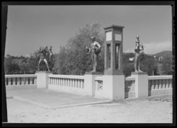 Motiv fra Vigelandsanlegget. Foto: Ukjent / Nasjonalbiblioteket