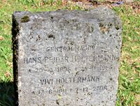 Generalmajor Hans Reidar Holtermann og kona Vivis grav på Haslum kirkegård. Foto: Stig Rune Pedersen
