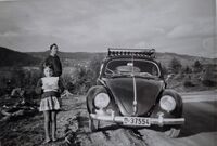 Westlie, Hjellum - Letjenna, Elverum - 1964. Ingrid, Modolf. VW Boble, D-37554, 1954-mod. Kjøpt Olrud. Foto: Annar Westlie