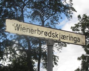 Wienerbrødskjæringa Drøbak skilt.jpg