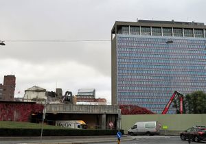 Y-blokka rives okt 2020.JPG