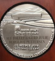 Yad Vashem-medaljen tildelt Carl Fredriksens Transport-deltakerne Alf Tollef & Gerd Julie Bergljot Pettersen posthumt i 2017.